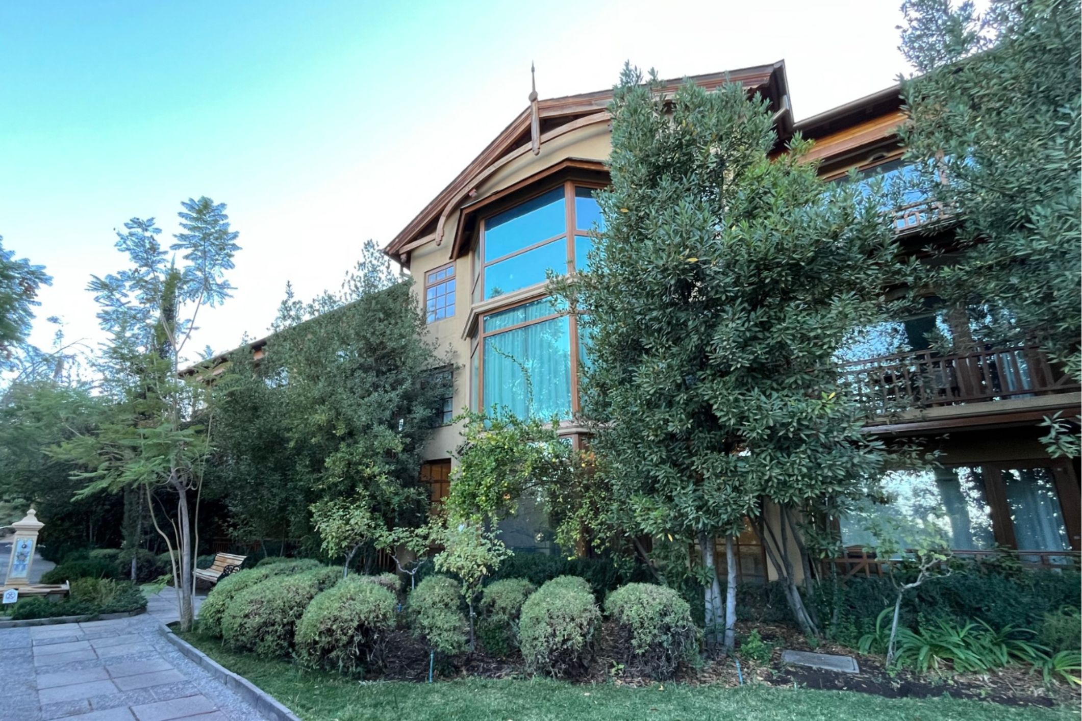 Edificio Habitación VIP Jahuel